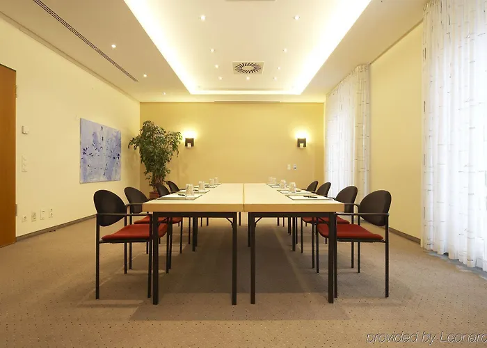 Hotel Center By Leonardo 3*