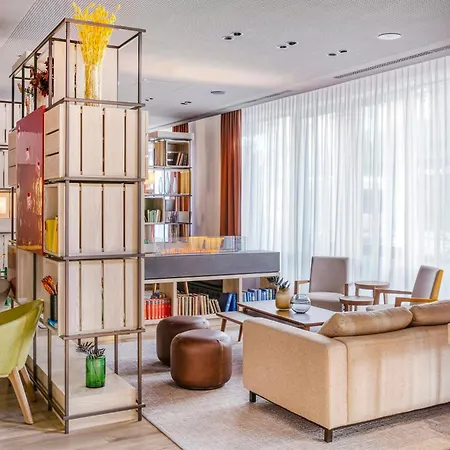 Hotel Leonardo Center 3*