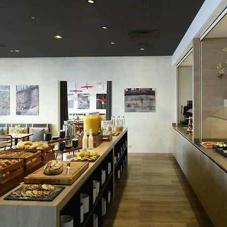 Hotel Leonardo Center 3*