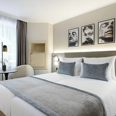 Leonardo Center 3*