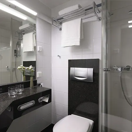 Leonardo Center فندق 3*