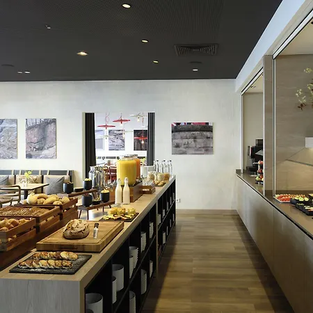 Hotel Leonardo Center 3*