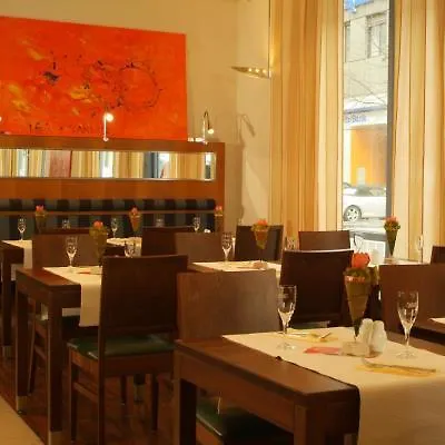 Hotel Leonardo Center 3*