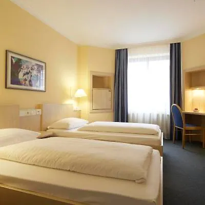 Leonardo Center 3*